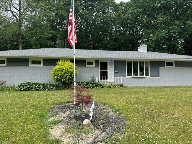 Building Photo - 6840 Haskell Dr