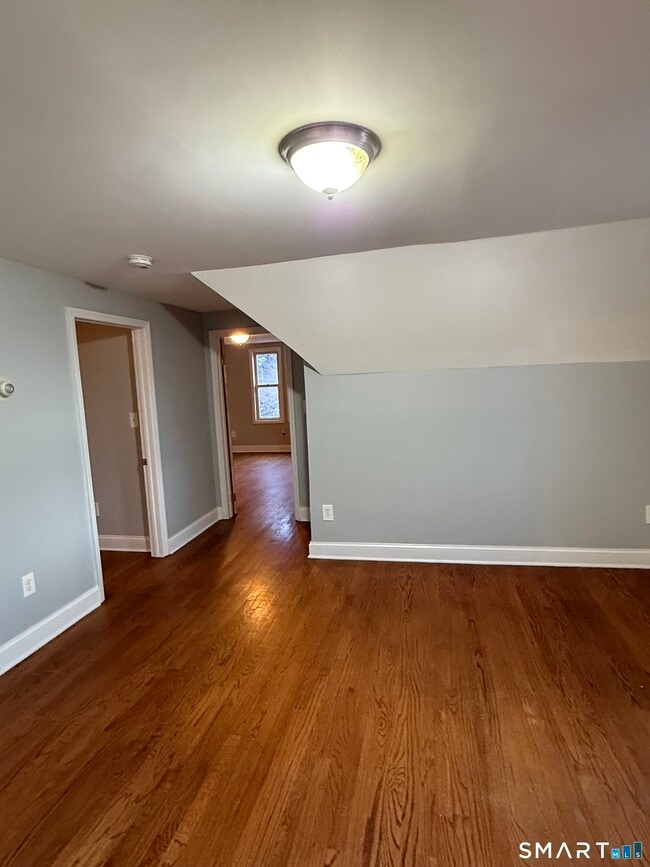 Building Photo - 21 N Walnut St