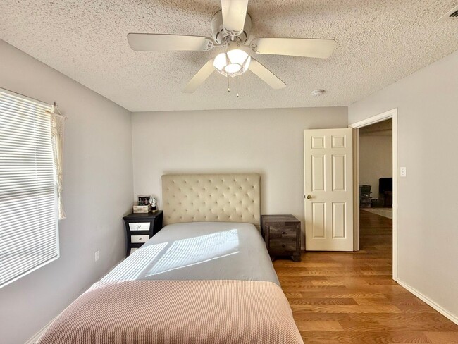 Building Photo - Lease Takeover Opportunity Available!