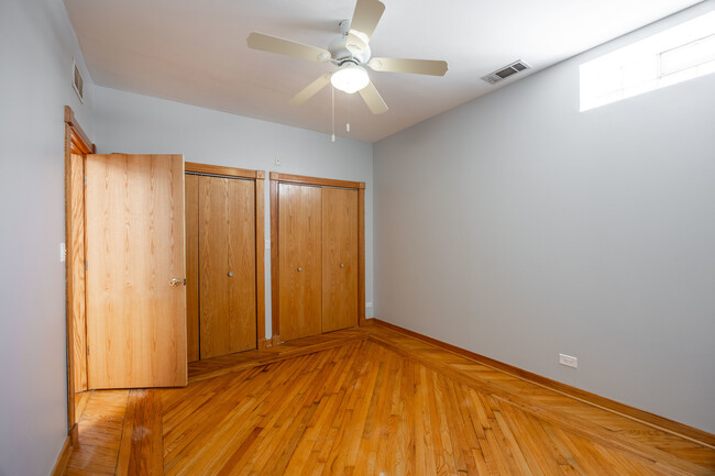 Building Photo - 3205 N Leavitt St