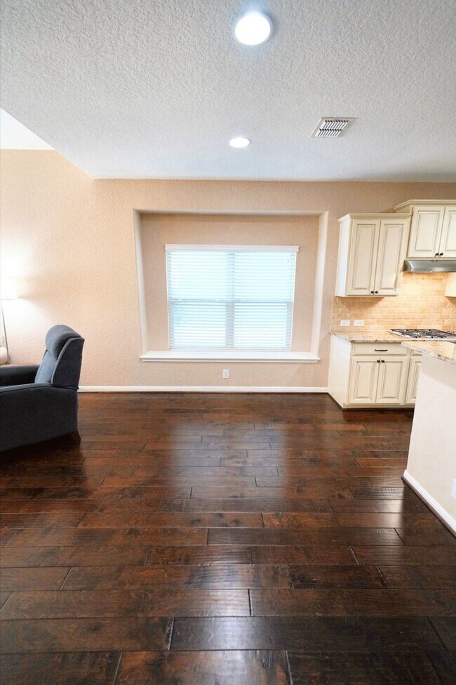 Building Photo - Executive 5-Bedroom Home in Coveted Crossvine Subdivision - Realtor Commission: $750