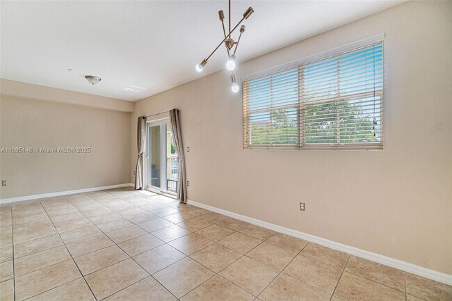 Building Photo - 8800 NW 107 Ct