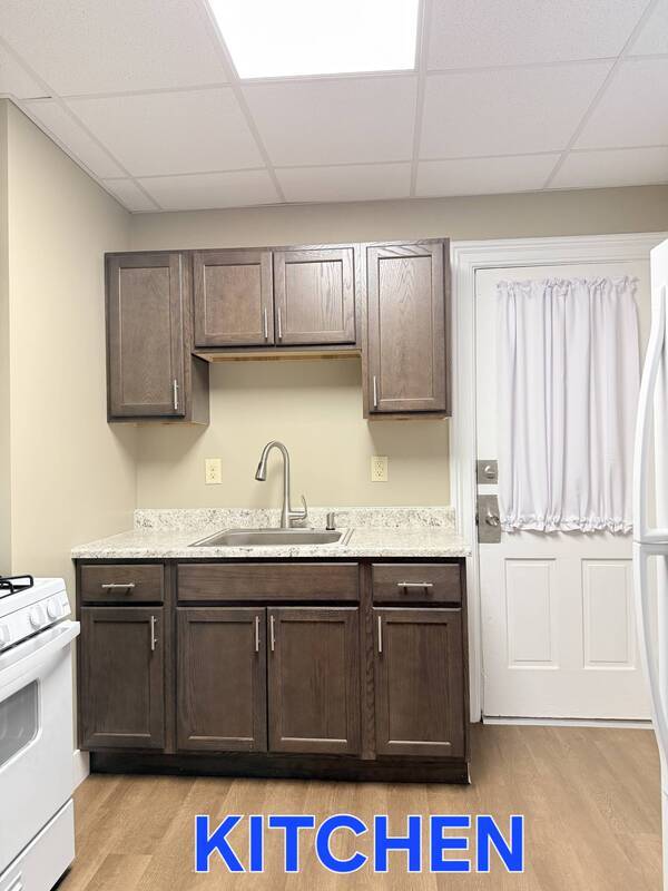 Building Photo - 1023 W 21st St