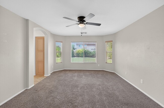 Building Photo - Spacious Gilbert Corner Lot Rental with 4 Bedrooms, Vaulted Ceilings & Private Backyard Retreat