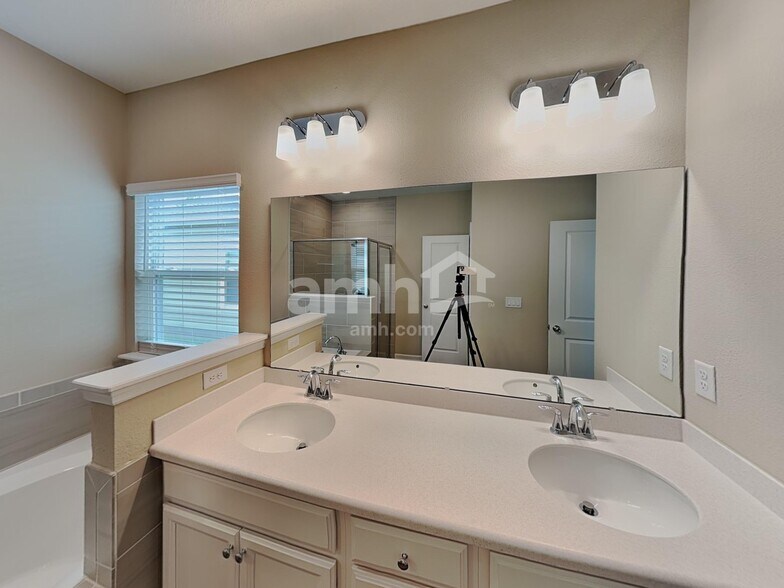 Building Photo - 87 Spruce Point