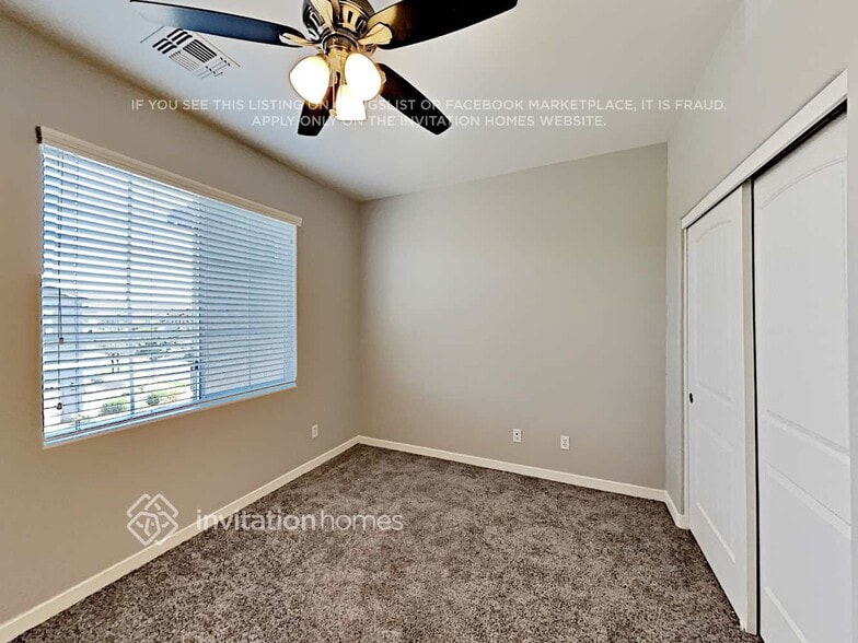 Building Photo - 2713 S Valle Verde