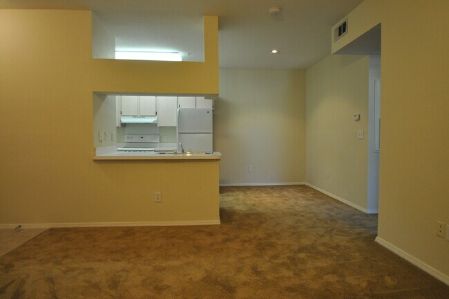 Building Photo - The Preserve Gated Community, $1275/mo  2nd floor unit AVAILABLE June 10th!