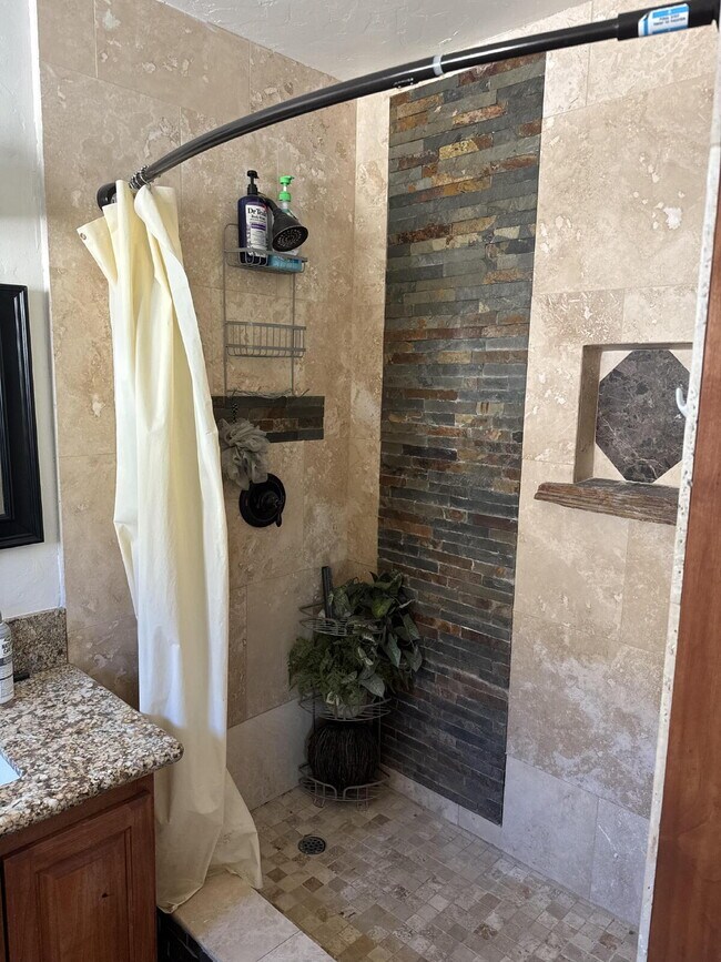 Building Photo - Bahama Palms, Newly Renovated Downtown Riverside Retreat!