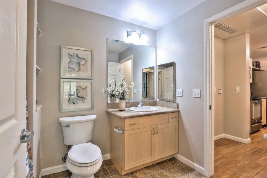 Guest bathroom - 1550 Technology Dr