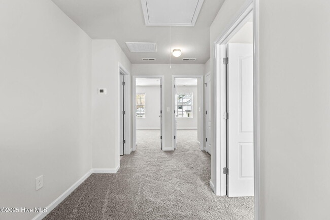 Building Photo - 705 Conductor Ct