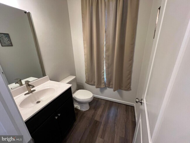 Building Photo - 4100 Bolton Ct