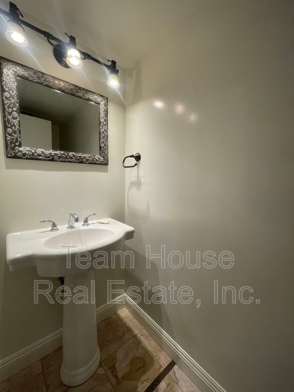 Building Photo - 23423 Vía Boscana