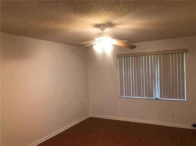 Building Photo - 6756 Sienna Club Dr