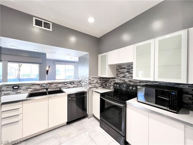 Building Photo - 6955 N Durango Dr