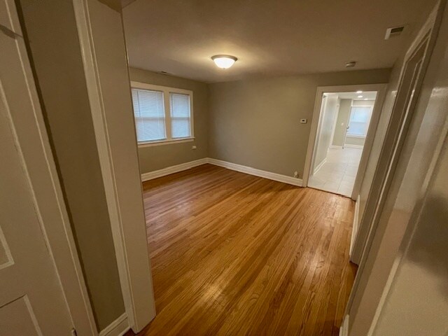 Building Photo - 204 Lathrop Ave