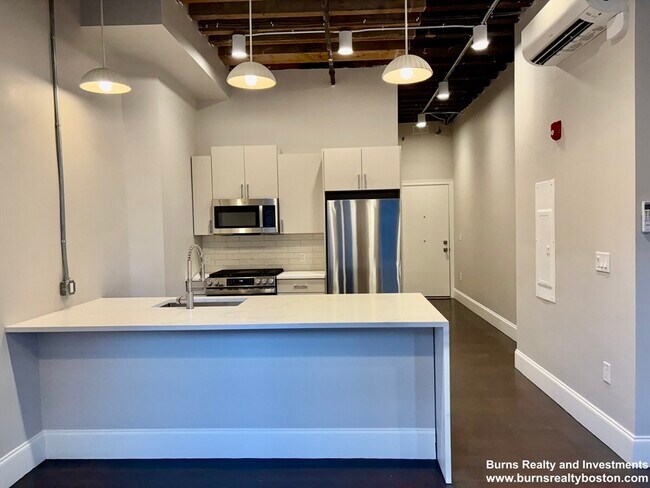 Building Photo - 281 Franklin St