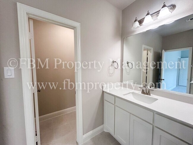 Building Photo - 2041 Layla Dr