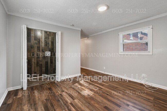 Building Photo - 4528 W Broadway