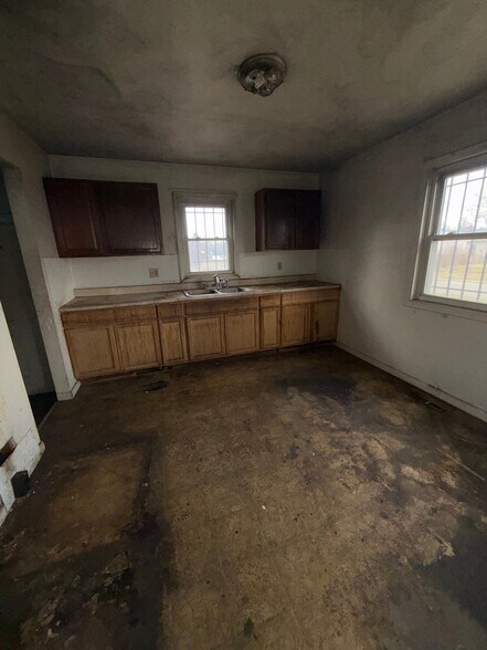 Building Photo - 3221 Burgess St