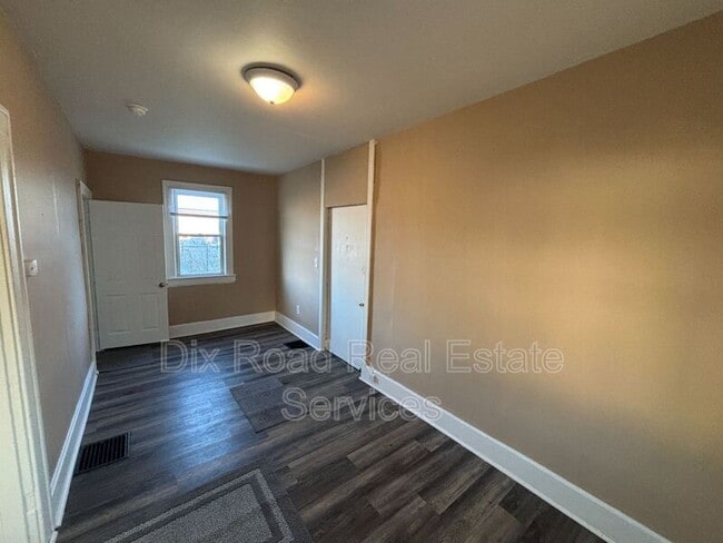 Building Photo - 1041 Fairview Ave