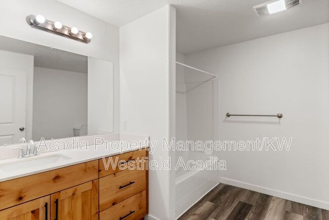 Building Photo - 5773 S 5th Ave