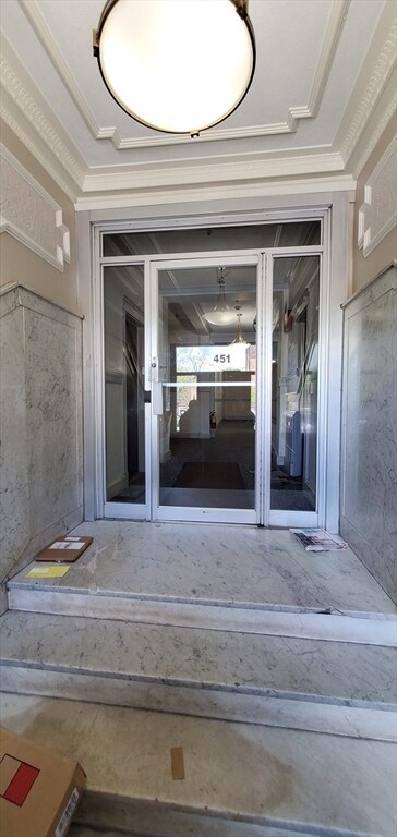 Building Photo - 451 Park Dr