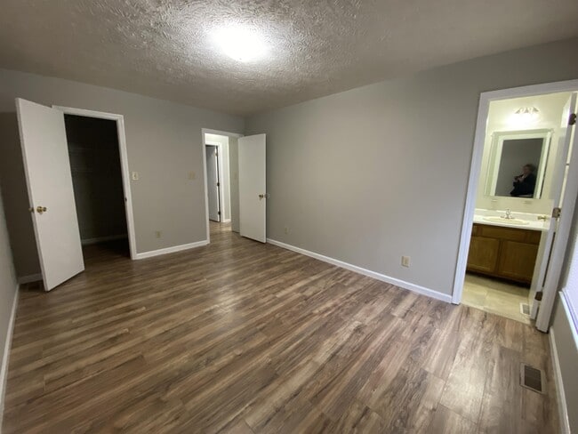 Building Photo - 3620 Beswick Ct