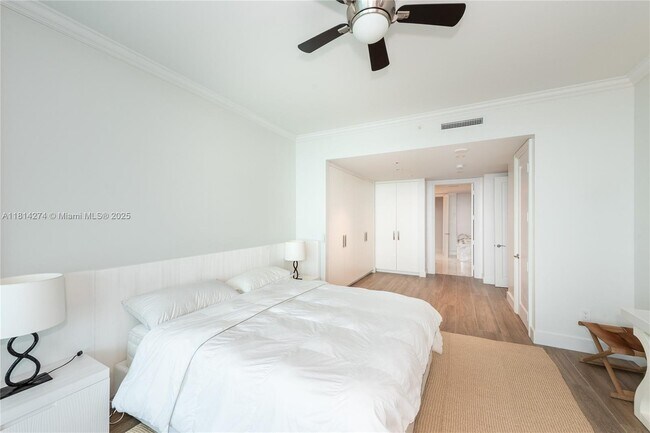 Building Photo - 10295 Collins Ave