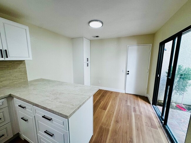 Building Photo - Remodeled 3/3 Townhome For Rent in Huntington Harbor!