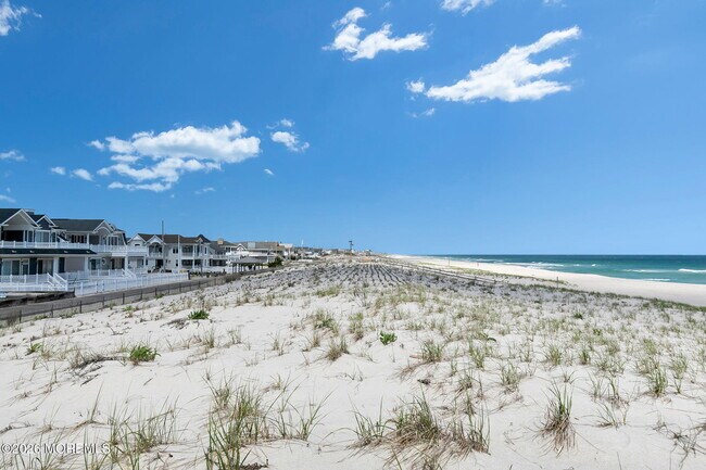 Building Photo - 304 Oceanfront