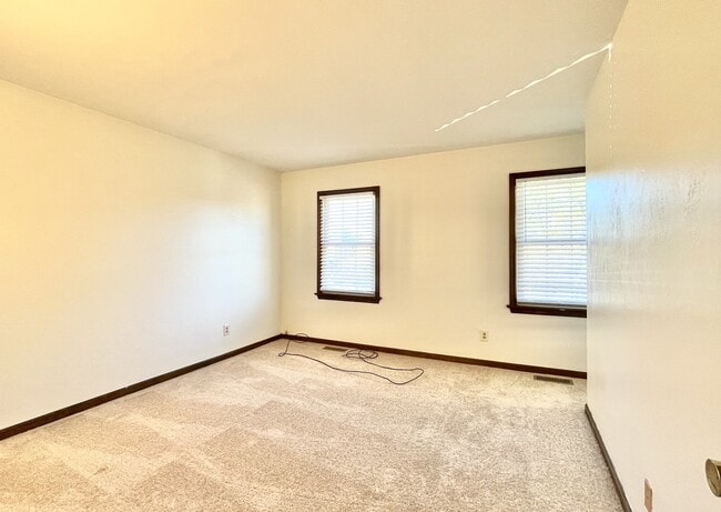 Building Photo - 1021 River Birch Ct