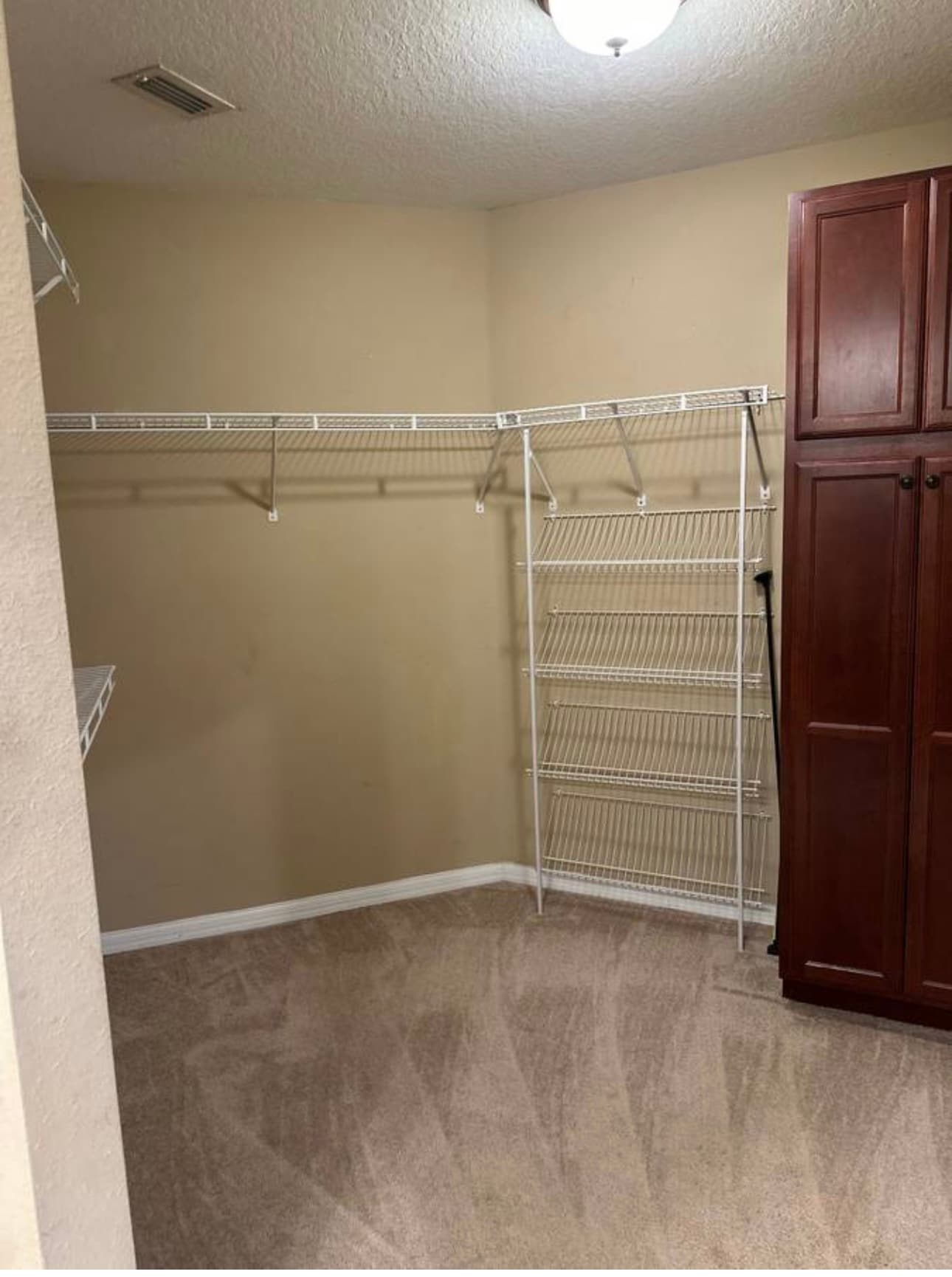 Building Photo - 1543 Fairview Cir