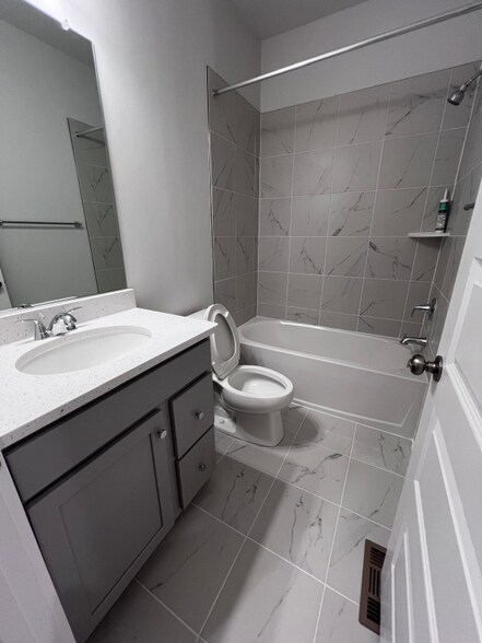 Building Photo - 9486 Pinkman Rd