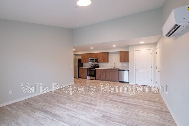 Building Photo - 13001 S Crompton Lane