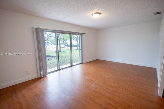 Building Photo - 719 NW 208th Way