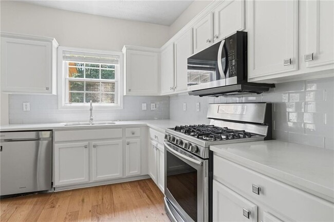 Building Photo - 2123 Beacon Crest Dr