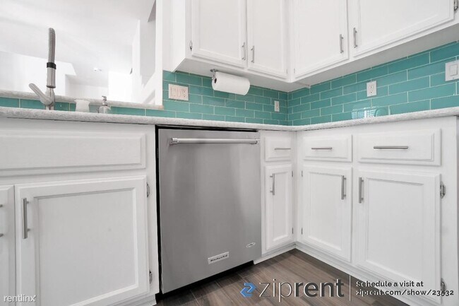 Building Photo - 3 br, 2.5 bath House - 9404 Fox Den Court,...