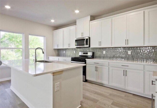 Building Photo - 1208 High Fls Ln