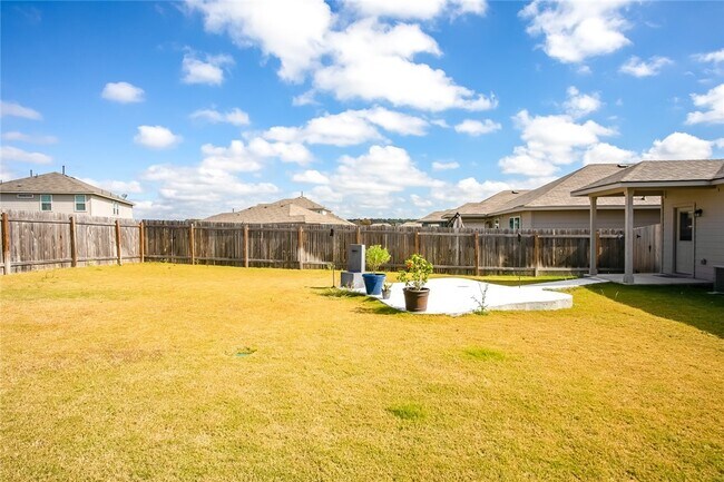 Building Photo - 605 Callahan Ln