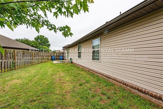 Building Photo - 3702 S W Capstone Ave