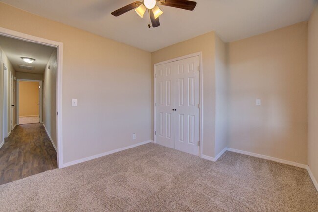 Building Photo - 8041-8041 S 79th E Ave