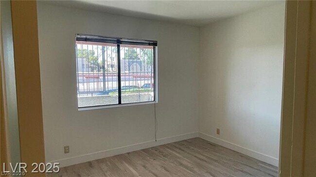 Building Photo - 1701 E Katie Ave