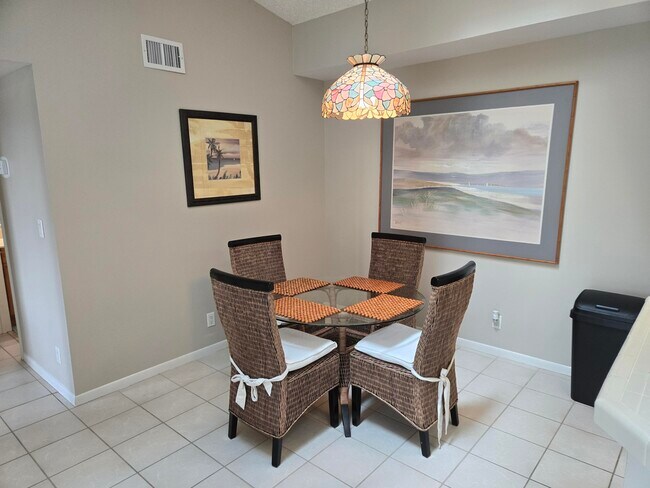 Building Photo - 2512 SE Anchorage Cove