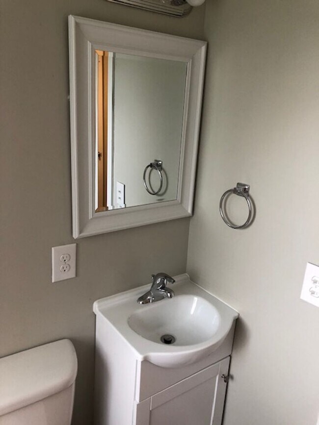 Building Photo - Forest Acres Duplex!