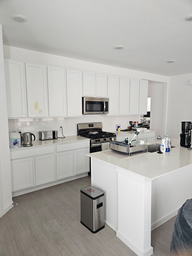 Building Photo - 26610 Coast Redwood Dr