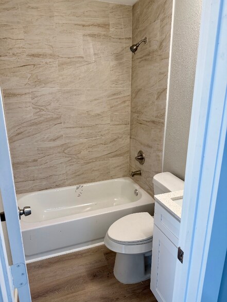 Building Photo - 2306 Staunton Dr