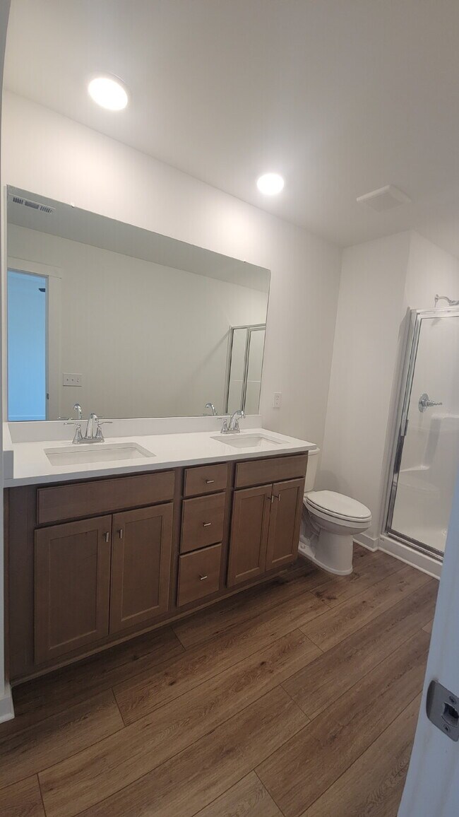 Building Photo - Section 8 Accepted!!! "Charming 3-Bed Oasis with Granite Elegance on Discovery Point Drive!"