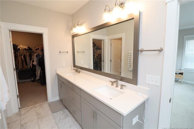 Building Photo - 2151 Maggie Vly Dr