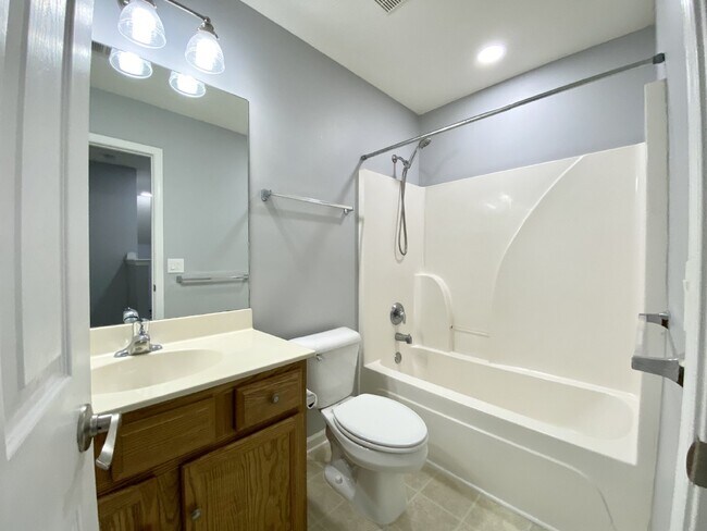 Building Photo - Four Bedroom Home Available in Edgefield!
