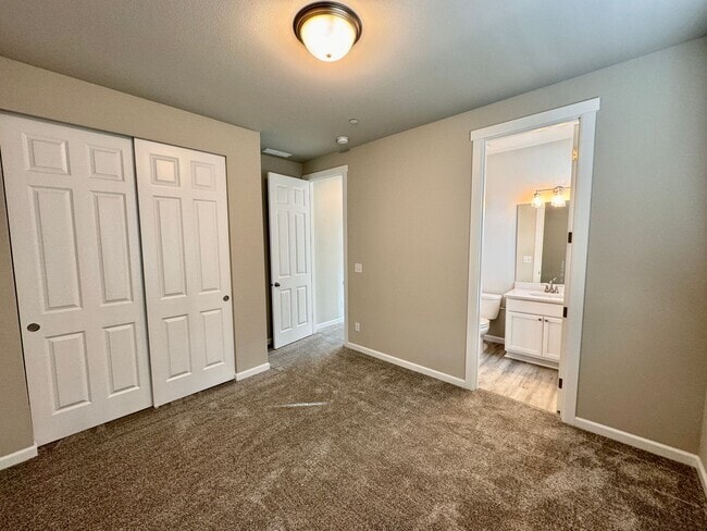 Building Photo - 7467 87th Dr NE